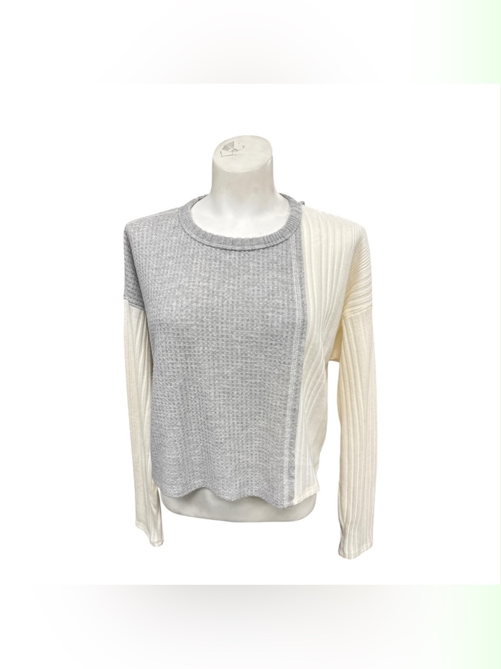 wild fable Gray & Cream Waffle-Knit Colorblock Pullover Size S